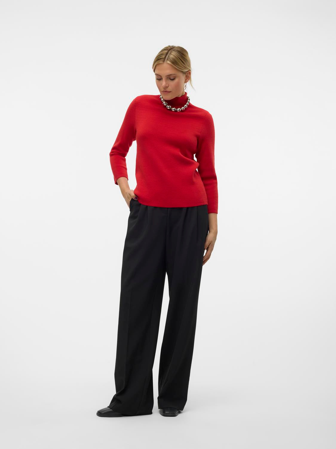 model_shot-front_full