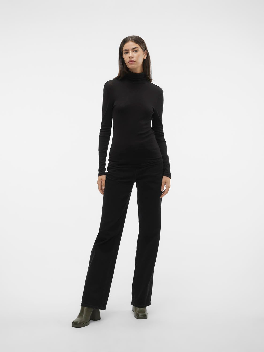 model_shot-front_full
