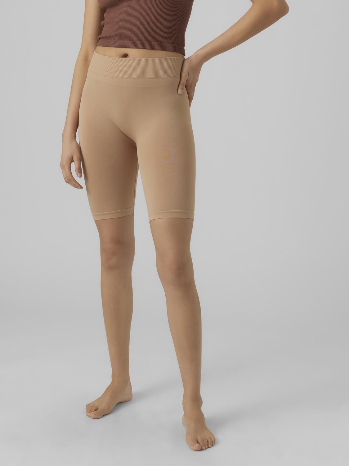 model_shot-front