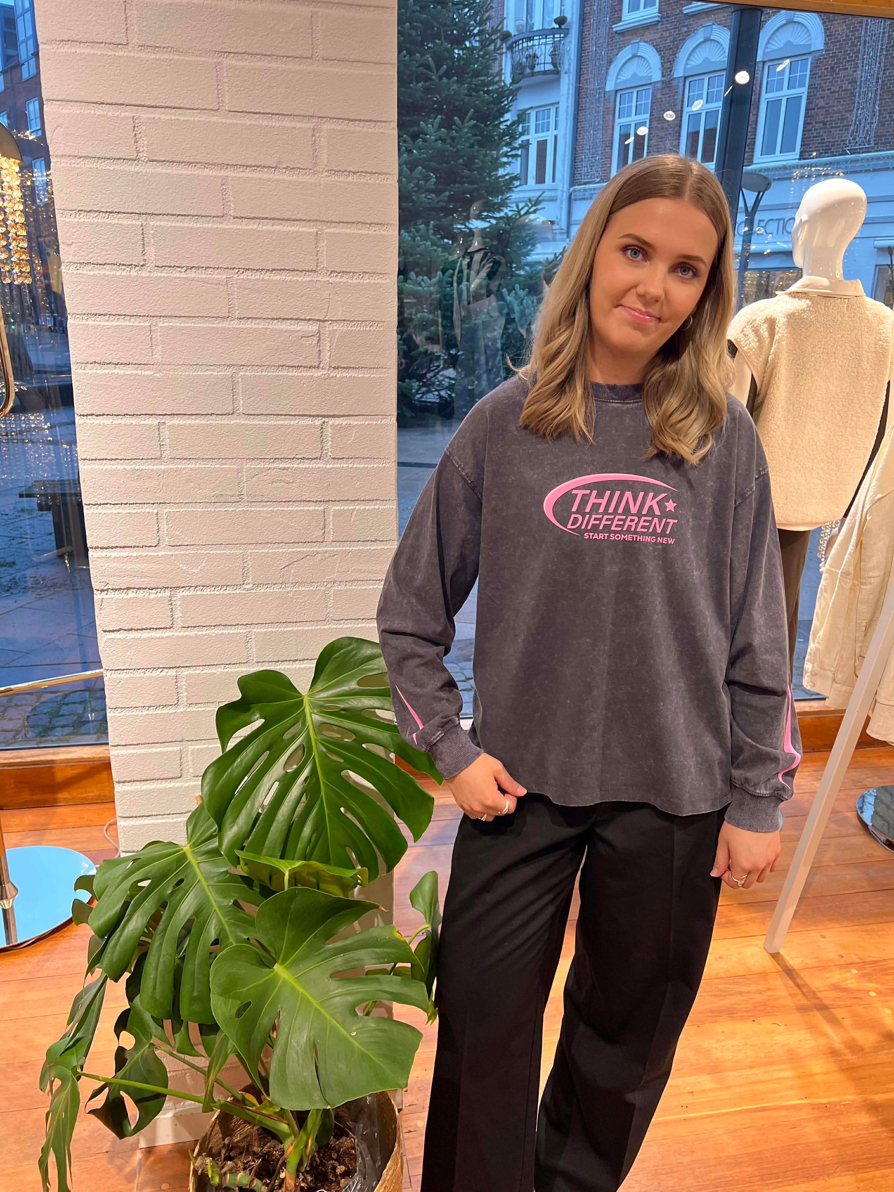 NMPOLLY T-Shirt - Obsidian