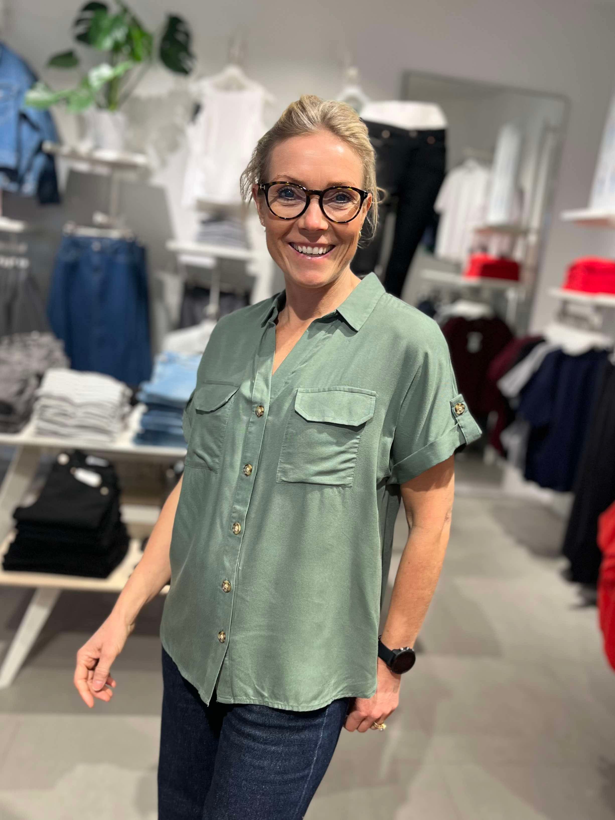 VMBUMPY Shirt - Laurel Wreath