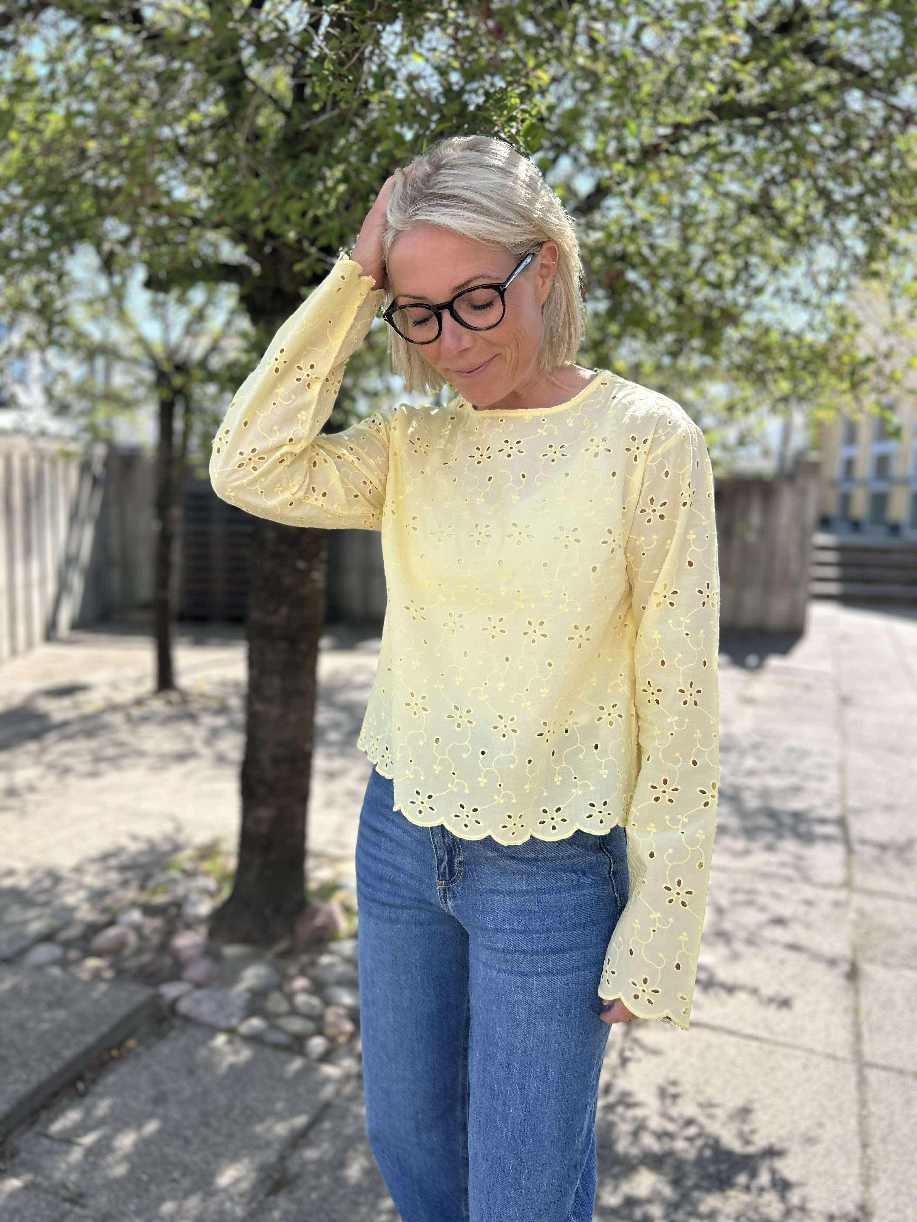 PCTARMORINE Top - Pale Banana