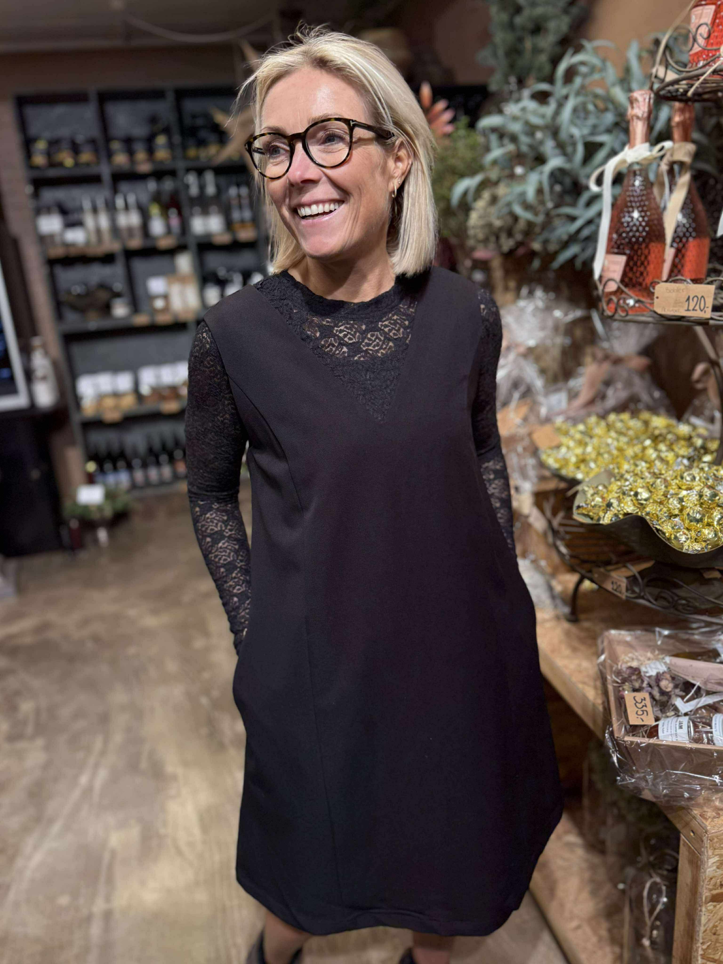 PCKAMIL Midi Dress - Black