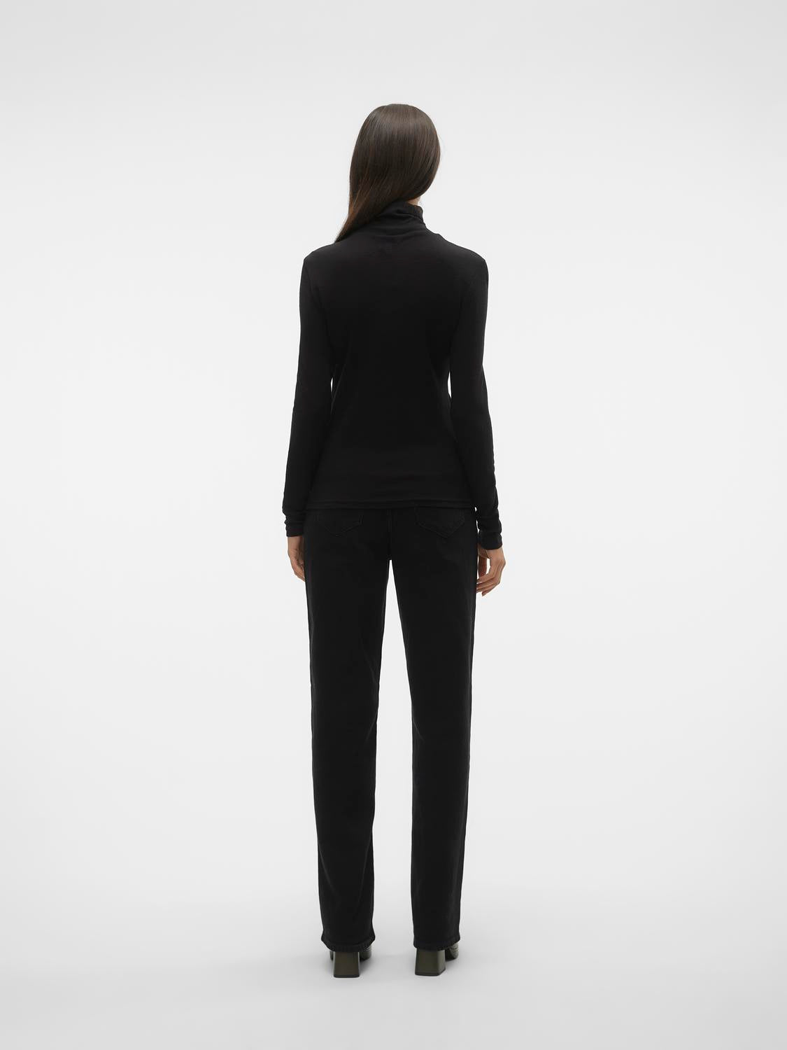 model_shot-back