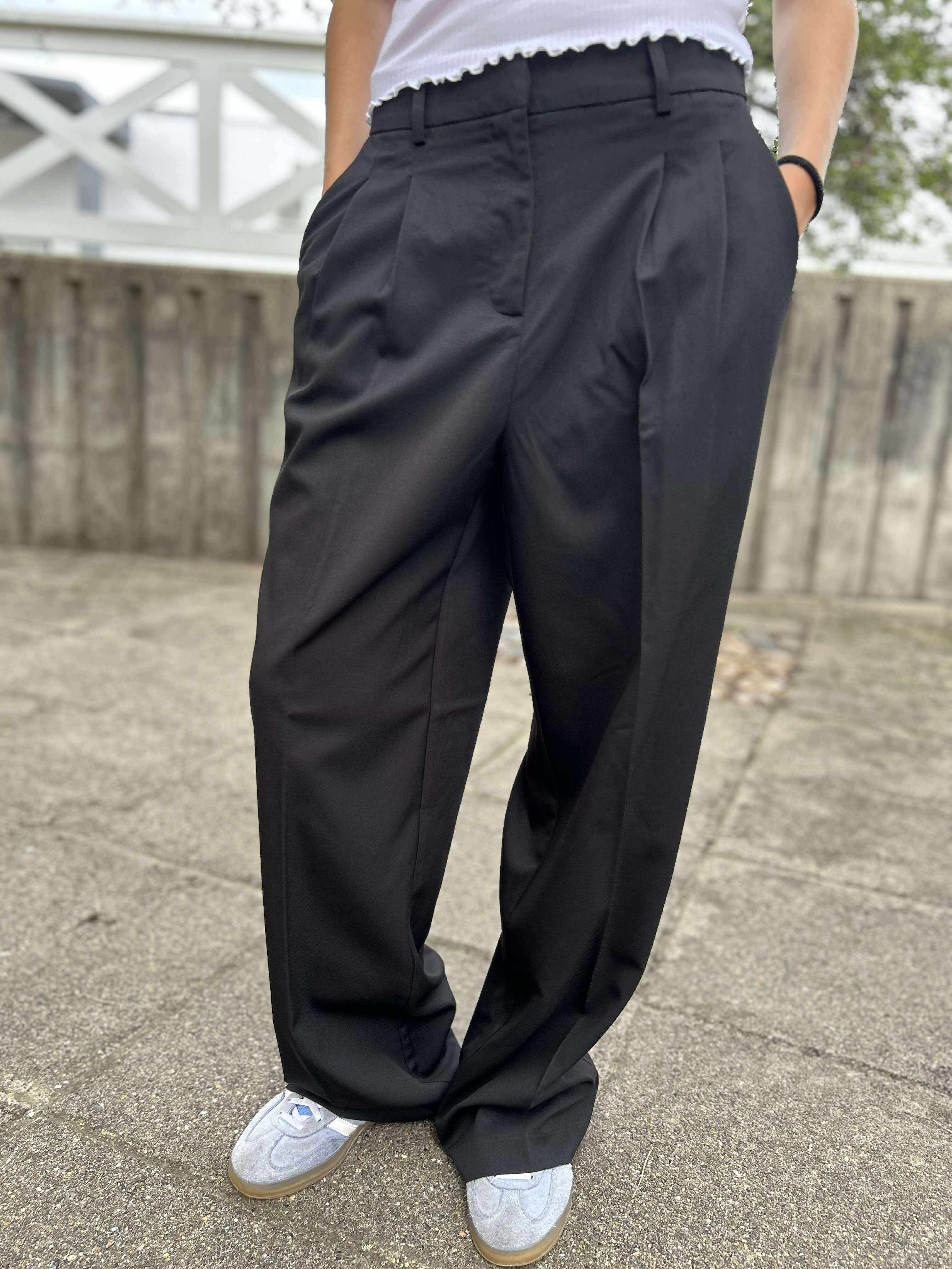 VMNILA Trousers - Black