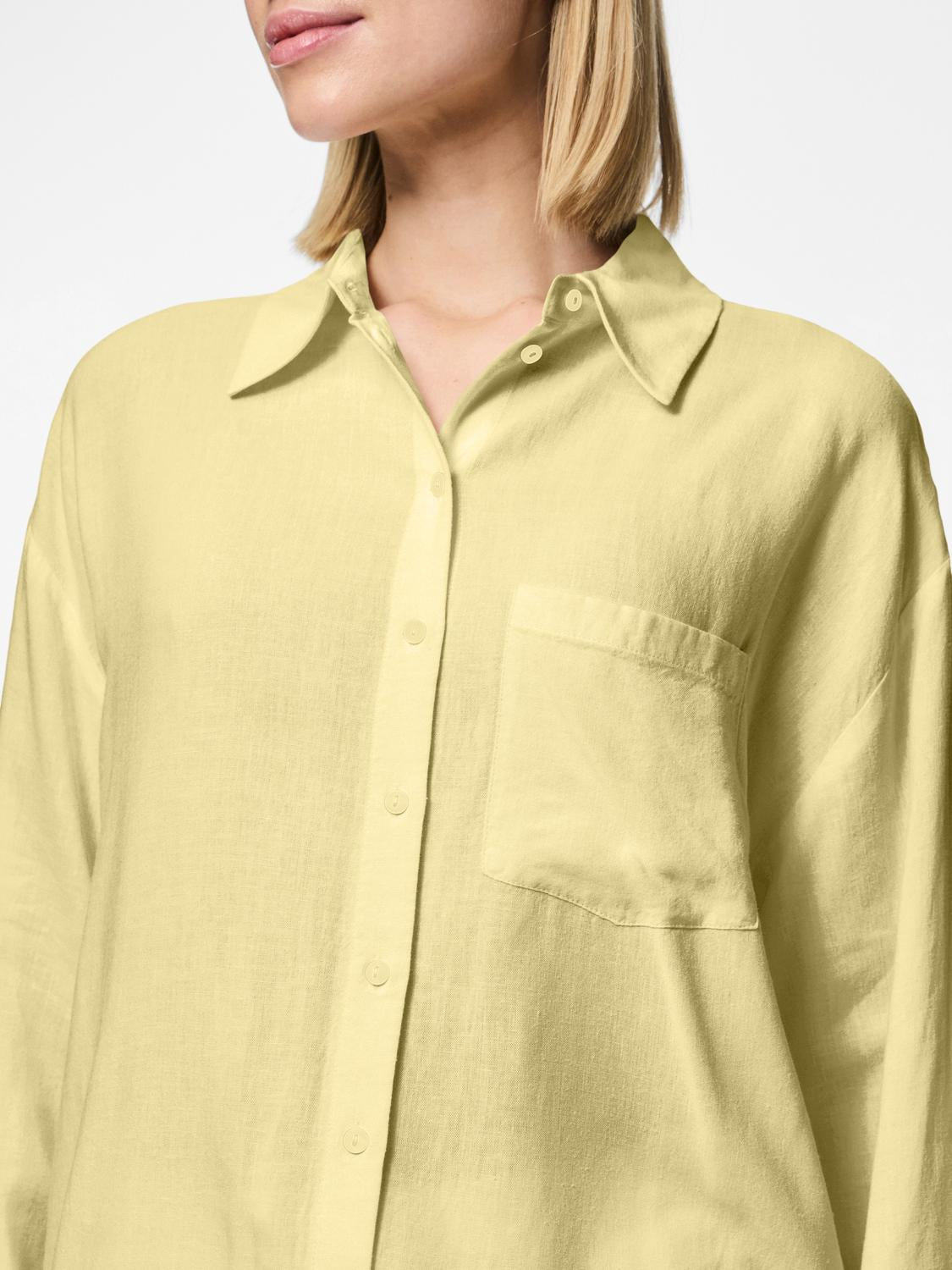 model_shot-front_full